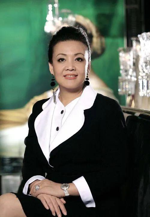 最新爆料张兰简介图片,揭秘商业女强人的传奇人生  第3张